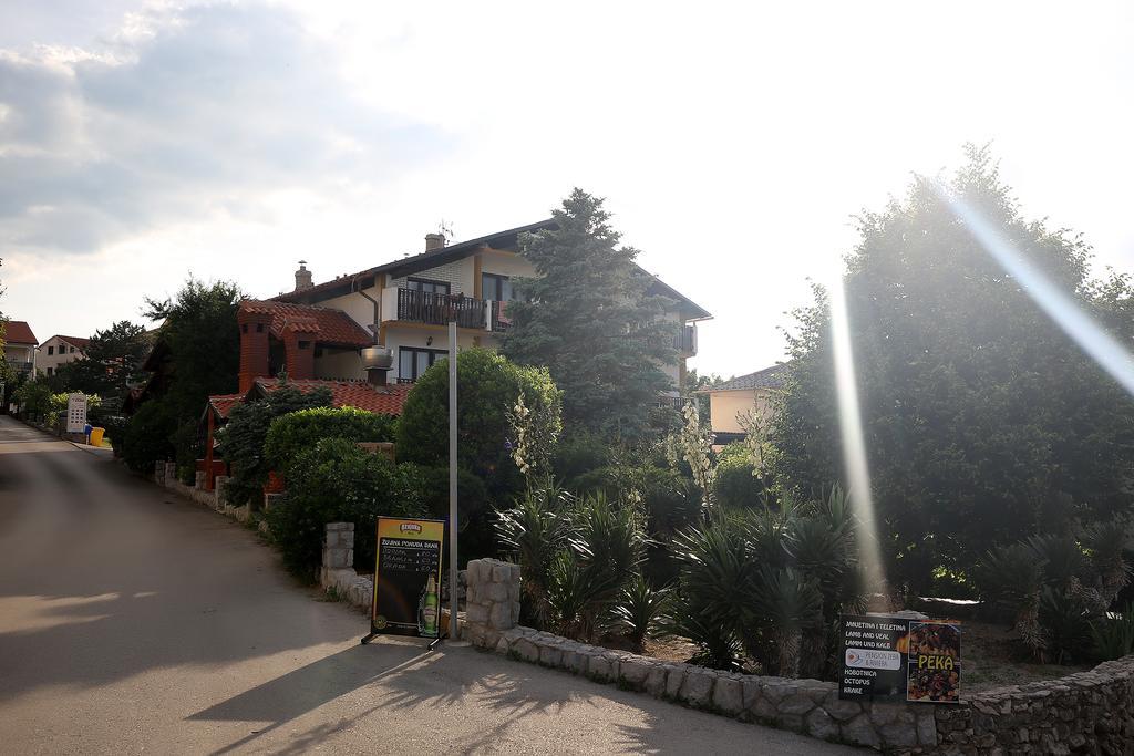 Guest House Zeba & Riviera Šilo Exterior foto
